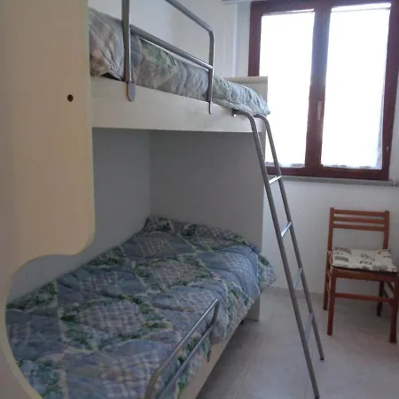 Mit Gemeinschaftspool Und Ausgestatteter Veranda * Porto Azzurro